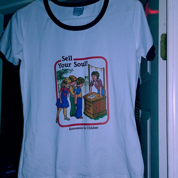 Spencer's T show shirt - Picture 3 of 3